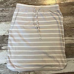 Inheritco grey striped skirt